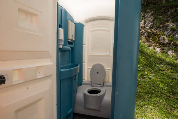 Portable Toilet Options We Offer in Crane, MO